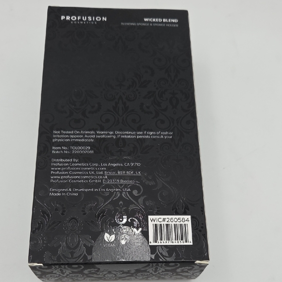 Profusion Cosmetics Limited Edition Halloween Blending Sponge & Sponge Holder - Picture 4 of 4